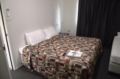 Bathurst Goldfields 4 Bedroom and 4 Ensuite Cabin 428 Conrod Straight Mount Panorama