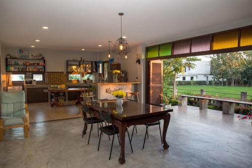 Modern Thai Home