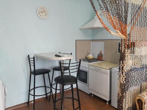 Aprelsky Guest House - image 5