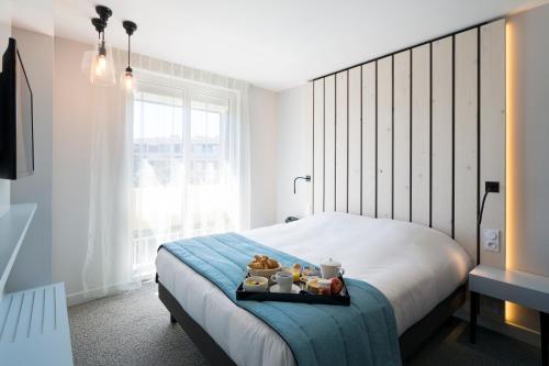 奧佩拉里亞派斯酒店 (Operalia Hotel les Pins) in 巴拉呂克萊班