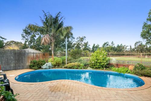 2 bedrooms, 4 beds