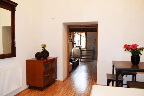 Contessa Central Apartment - image 12