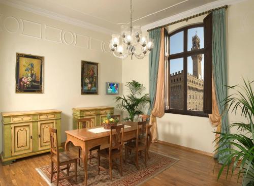 Donatello Penthouse, Florencja