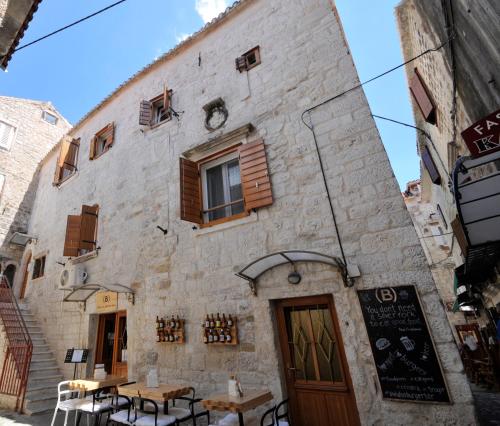  Sinjorina apartment in Trogir