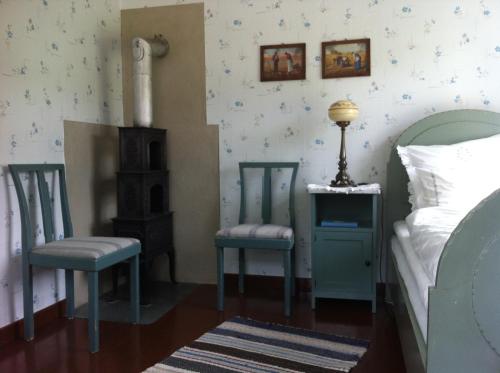 2 twin beds