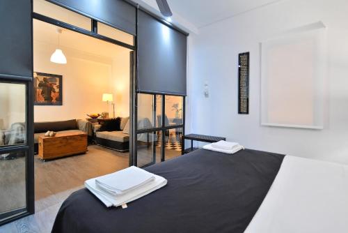 Plaka Elegant Apartment - image 3