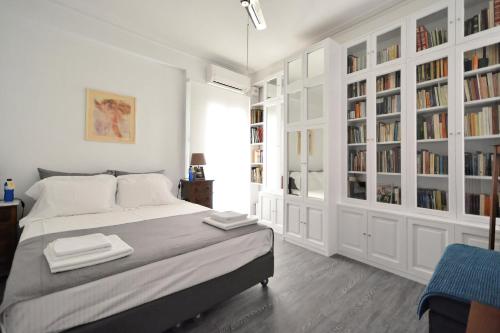 Plaka Elegant Apartment - image 10