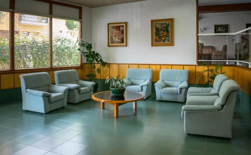Hotel Port-Bo - image 13