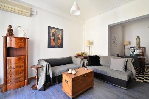 Plaka Elegant Apartment - image 8