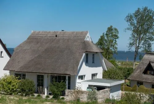 Reetdachhaus Strandecke in Freest, Deutschland