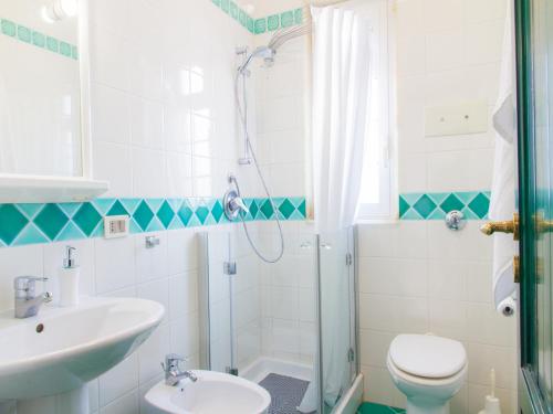Gelso Bianco Apartments - 샤워실