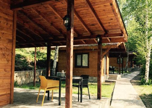 Friends Bungalows - main image