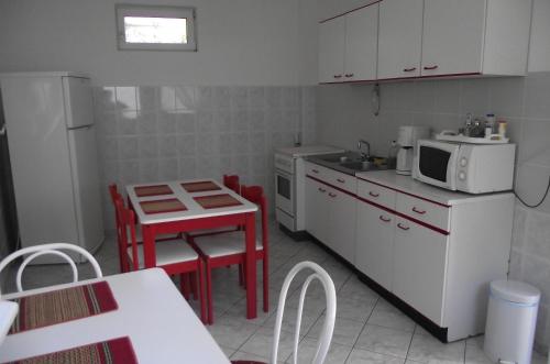 ห้องครัว, Radek Vendégház és Apartman (Radek Vendeghaz es Apartman) in ฮาลาสซี