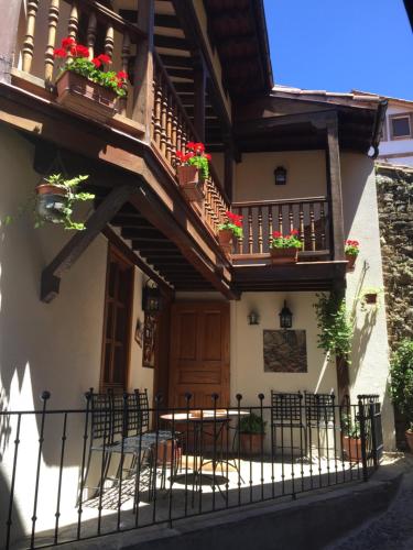  Hostería La Antigua, Pension in Potes bei Lomeña