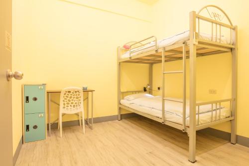 room detail thumbnail 1