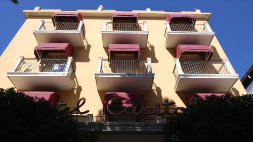 

Hotel Capitol