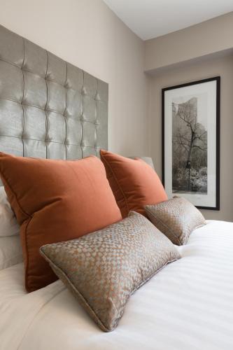 Giles Norman Gallery & Townhouse - image 5