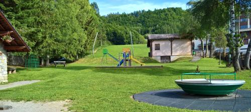 Skats, Les Fauvettes in Saint-Leger-les-Melezes
