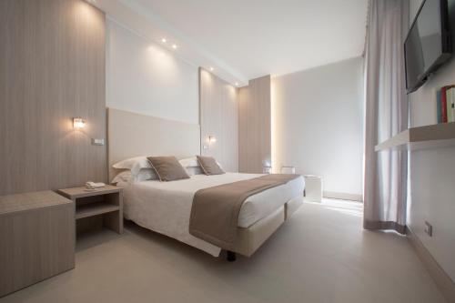 Double or Twin Room with Sea View