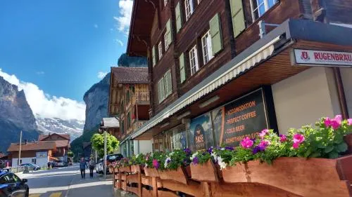 BASE Cafe in Lauterbrunnen, Schweiz