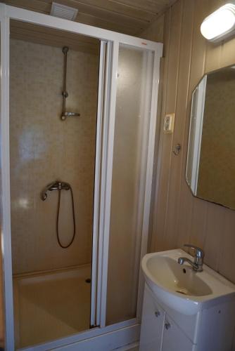 Vecmuižas (Vecmuizas) in 羅亞