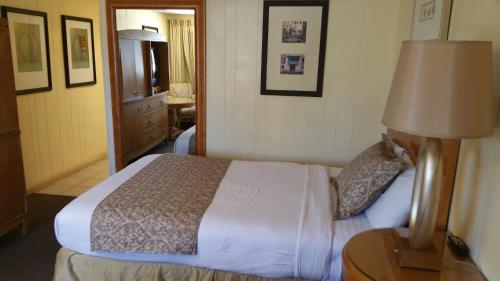 The Amethyst Beach Motel