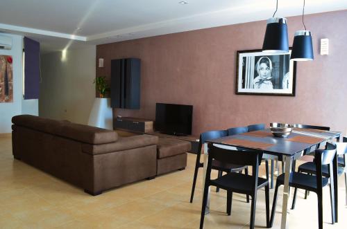 Παροχές, Hepburn Holiday Apartment in Μπιρζεμπούγα