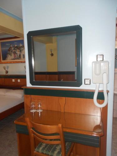 Hotel Admitos - image 5