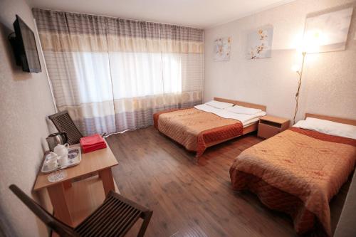 3 twin beds
