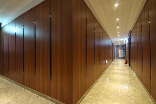 Lion Hotel - image 2