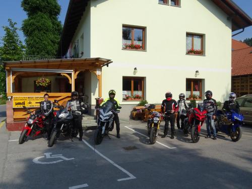 Guesthouse Mesec Zaplana - image 11