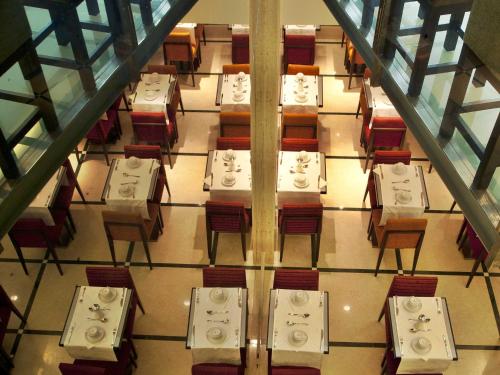 TURIM Luxe Hotel - image 14