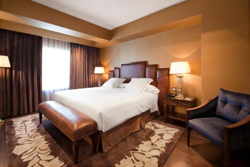 10125489 Claridge Madrid