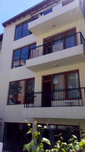 設施, 鑽石旅館 (Guest House Diamant) in 索佐波爾