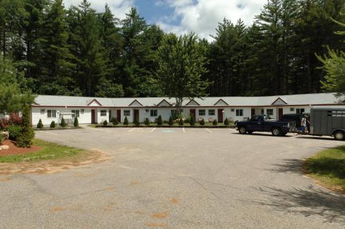 Saco River Motor Lodge & Suites