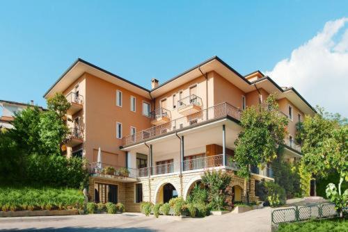 Residenza Panorama - Accommodation - Costermano