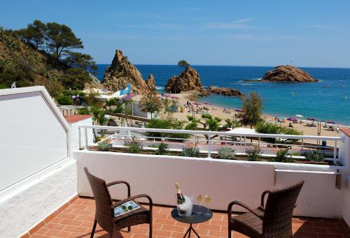 Premium Triple Room with Sea View (2 Adults + 1 Child)
