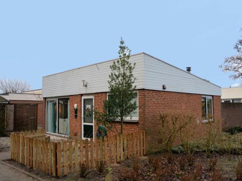 Cosy Holiday Home in Noordwijkerhout near Sea