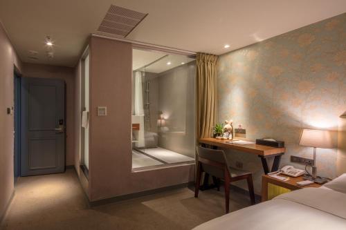 room detail thumbnail 0