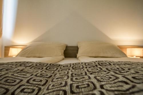 Hotel Logavina 8 Free Parking - image 4