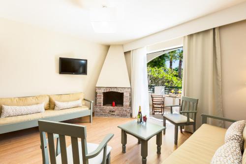  Trefon Hotel Apartments and Family Suites in Platanes