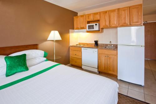 Guesthouse Inn & Suites Rochester