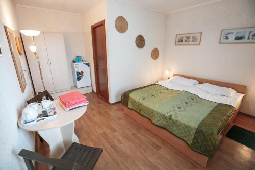 2 twin beds
