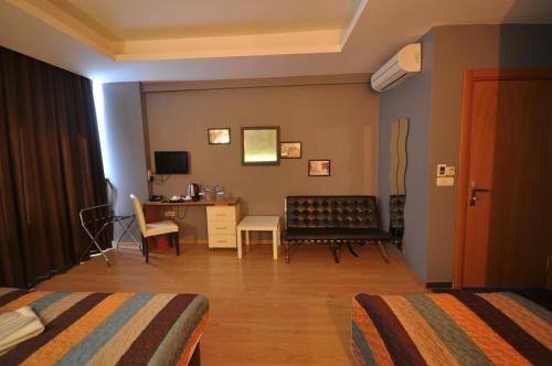 Retropera Hotel - image 12