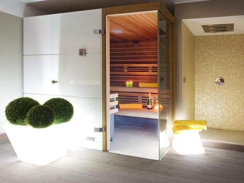 Sauna, Residence Sala Comacina apartment no 2 with pool and spa by Italian Apartments in Sala Comacina