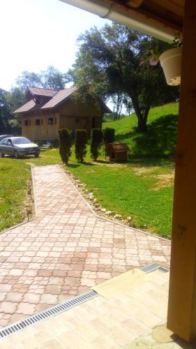 Skats, Pagony Pihenő Farm (Pagony Piheno Farm) in Orfalu