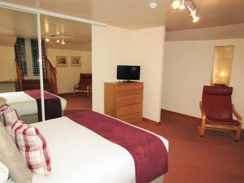 Kingswood Hotel - image 3