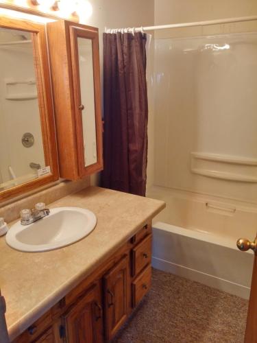 Plantation Motel - image 10