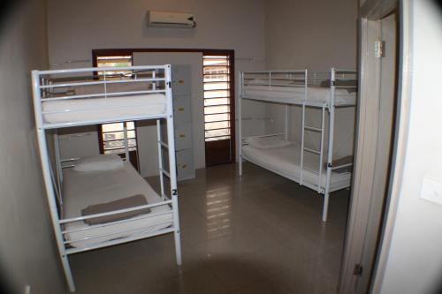 Bunk bed in 4-Bed Mixed Dormitory Room image 1