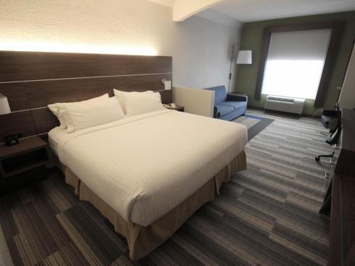 Holiday Inn Express & Suites Houston - Memorial Park Area, an IHG Hotel